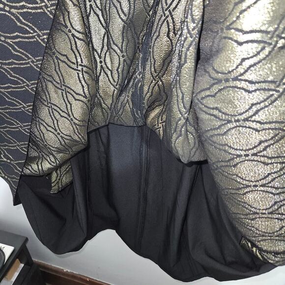 NWT! Black/Gold Sparkle Pleated Stretch A-Line Monroe & Main Midi Dress. Size 14 - Picture 5 of 6